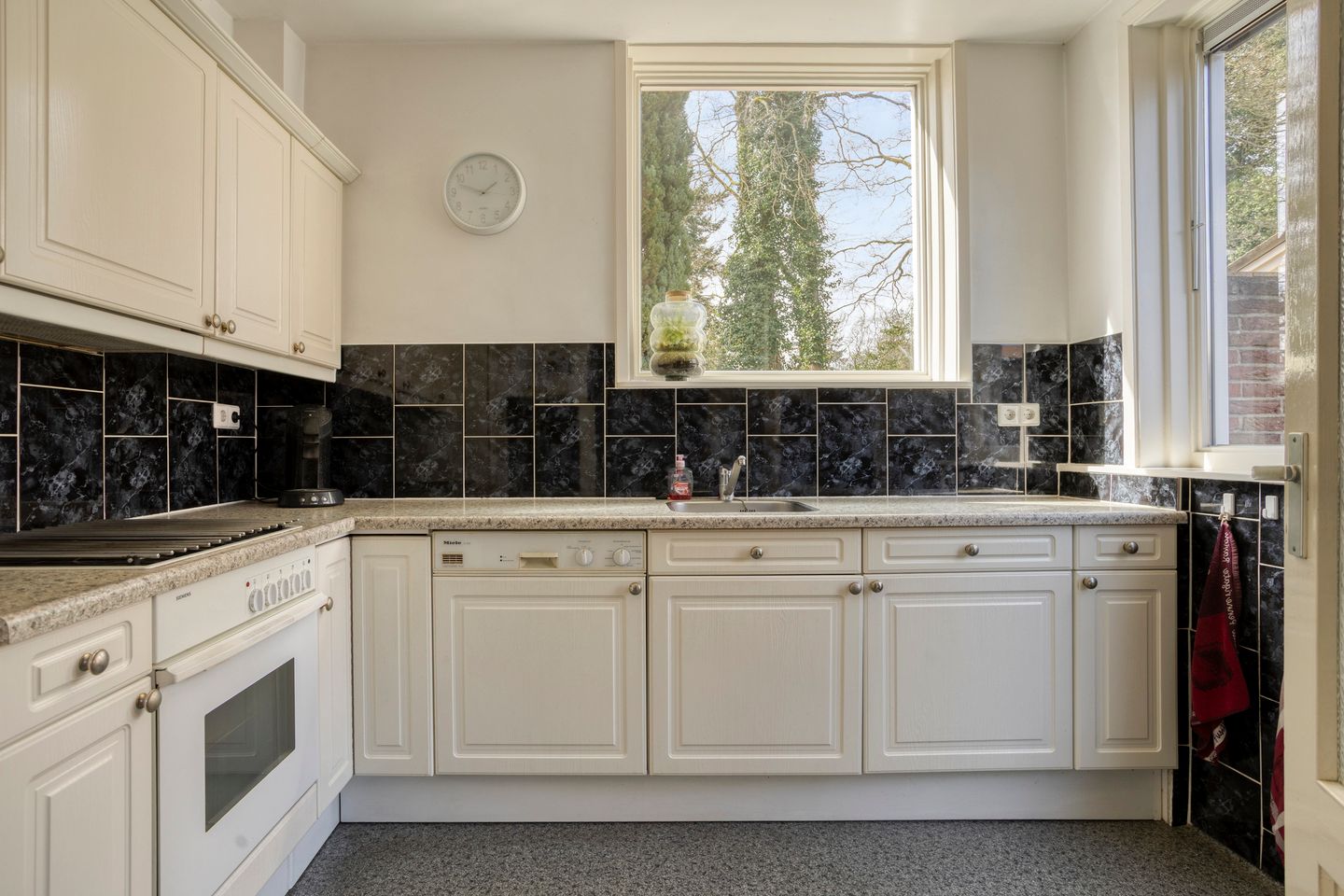 Foto 14 van Antonie van Leeuwenhoeklaan 12