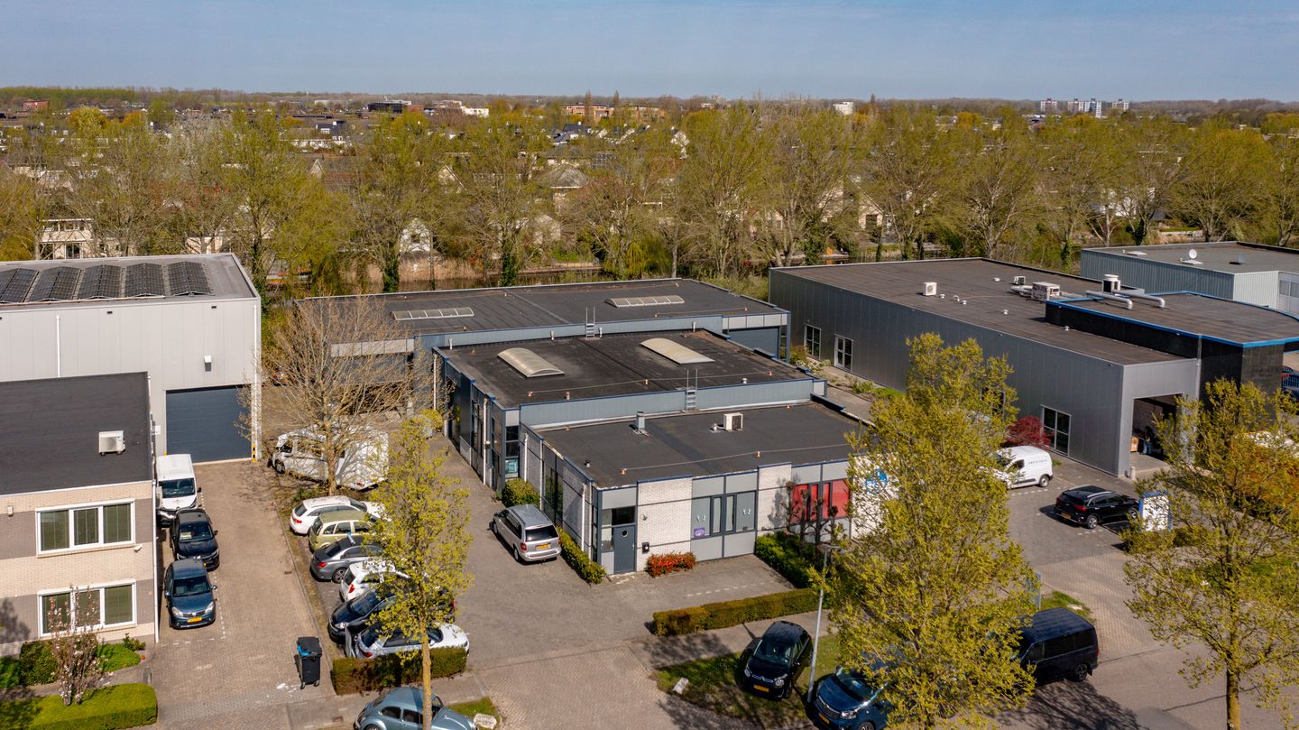 Bekijk foto 1 van Televisieweg 52