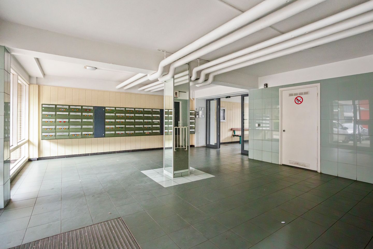 Foto 29 van Burgemeester Caan van Necklaan 586