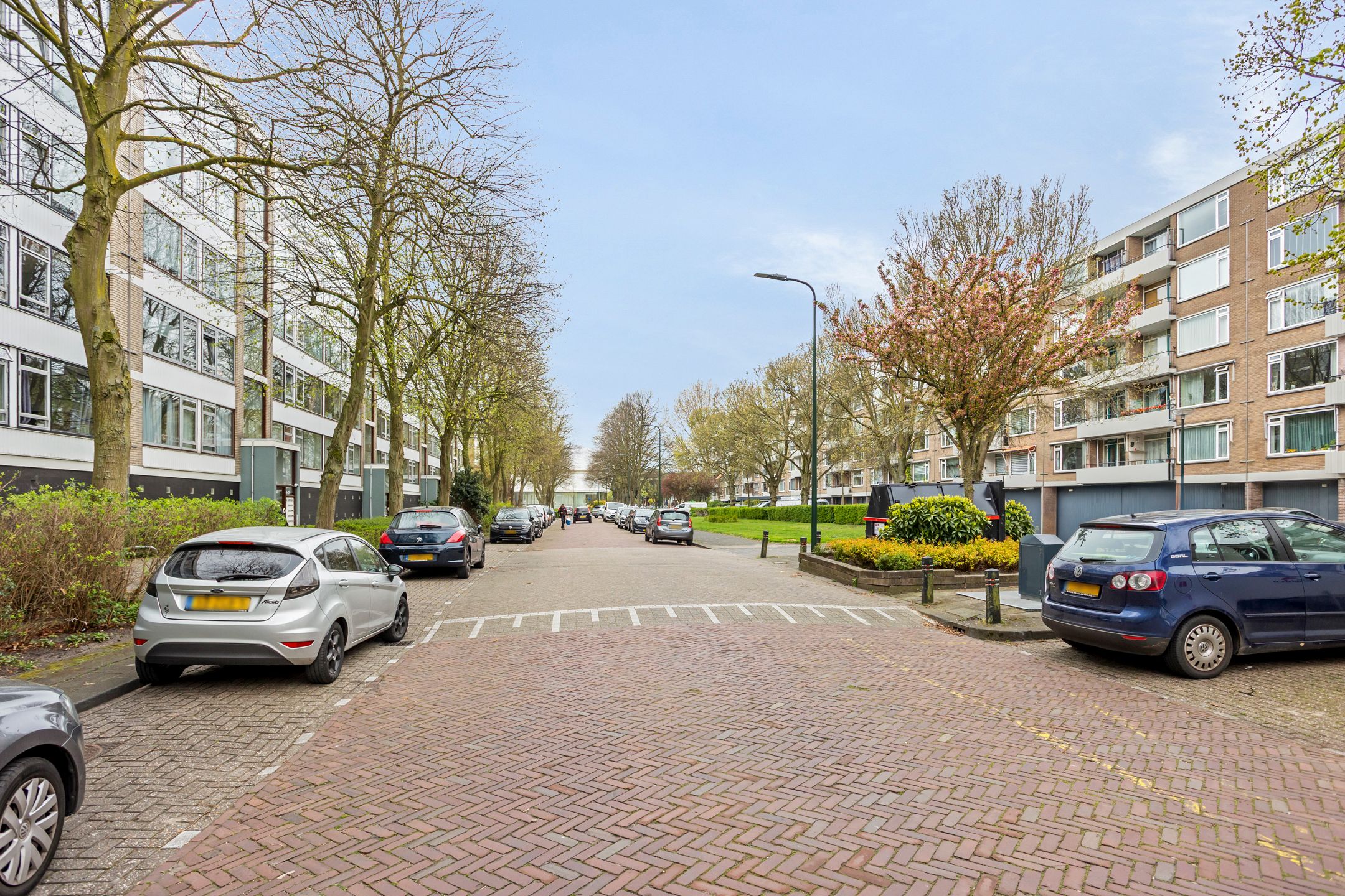 Foto 33 van Burgemeester Caan van Necklaan 586