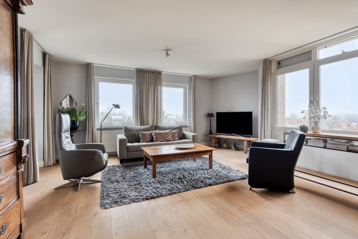 Photo 3 of Pettelaarseweg 247-D