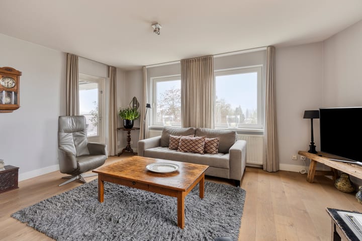 Photo 4 of Pettelaarseweg 247-D