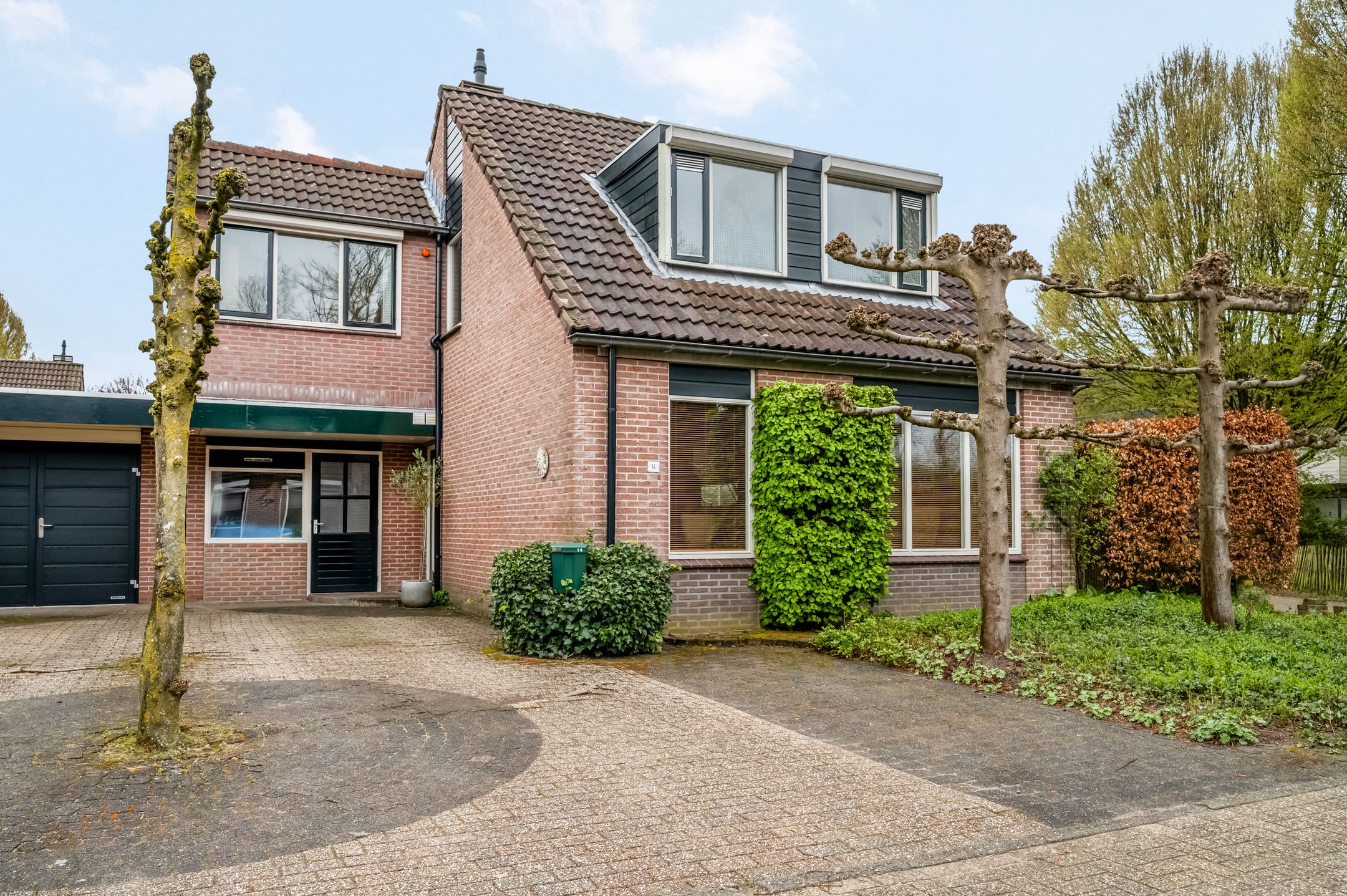Velserbeek 14 