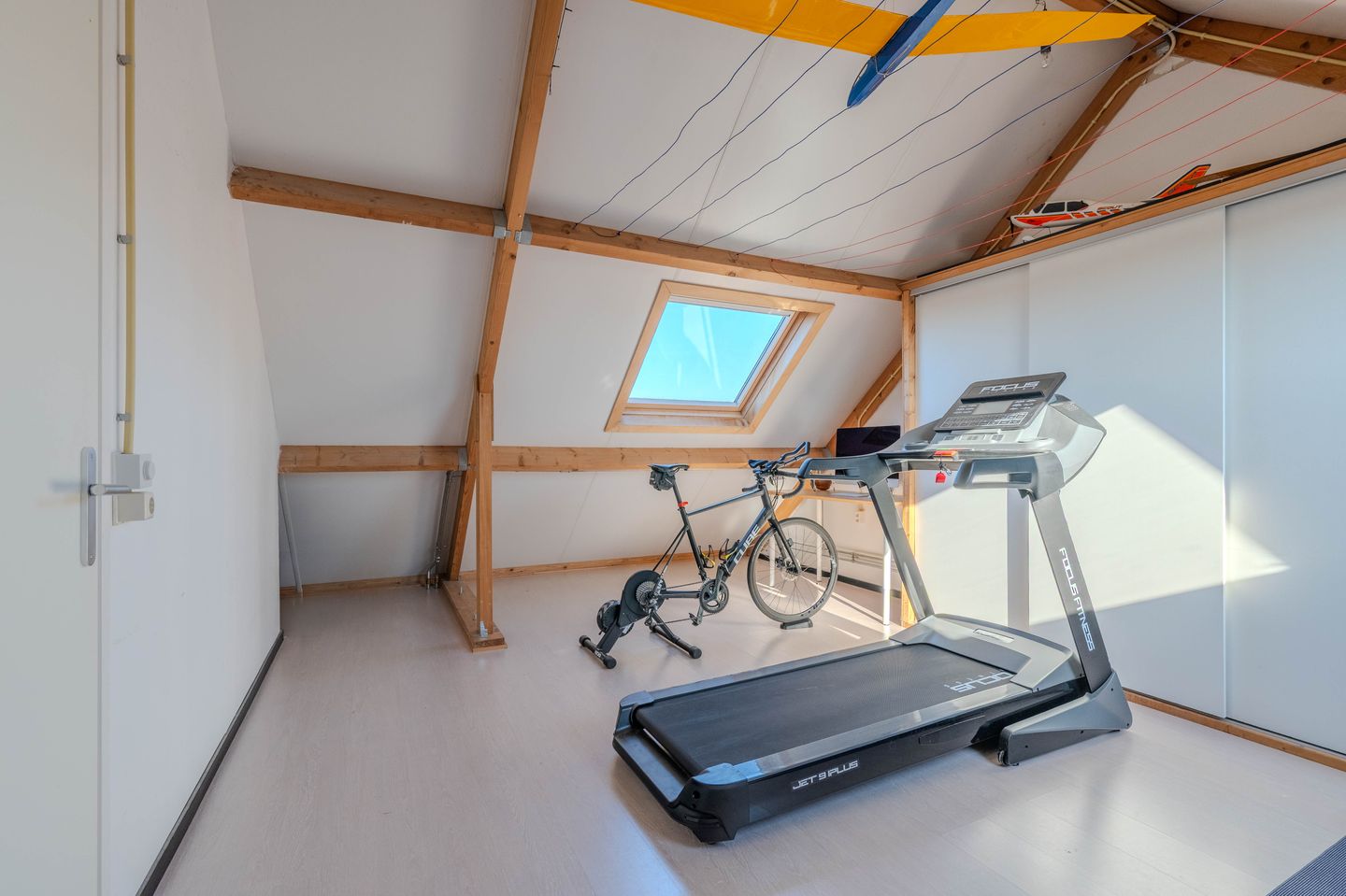 Spacious Semi-Detached Family Home with Garage and Sunny Garden in Quiet Grubbenvorst — 40