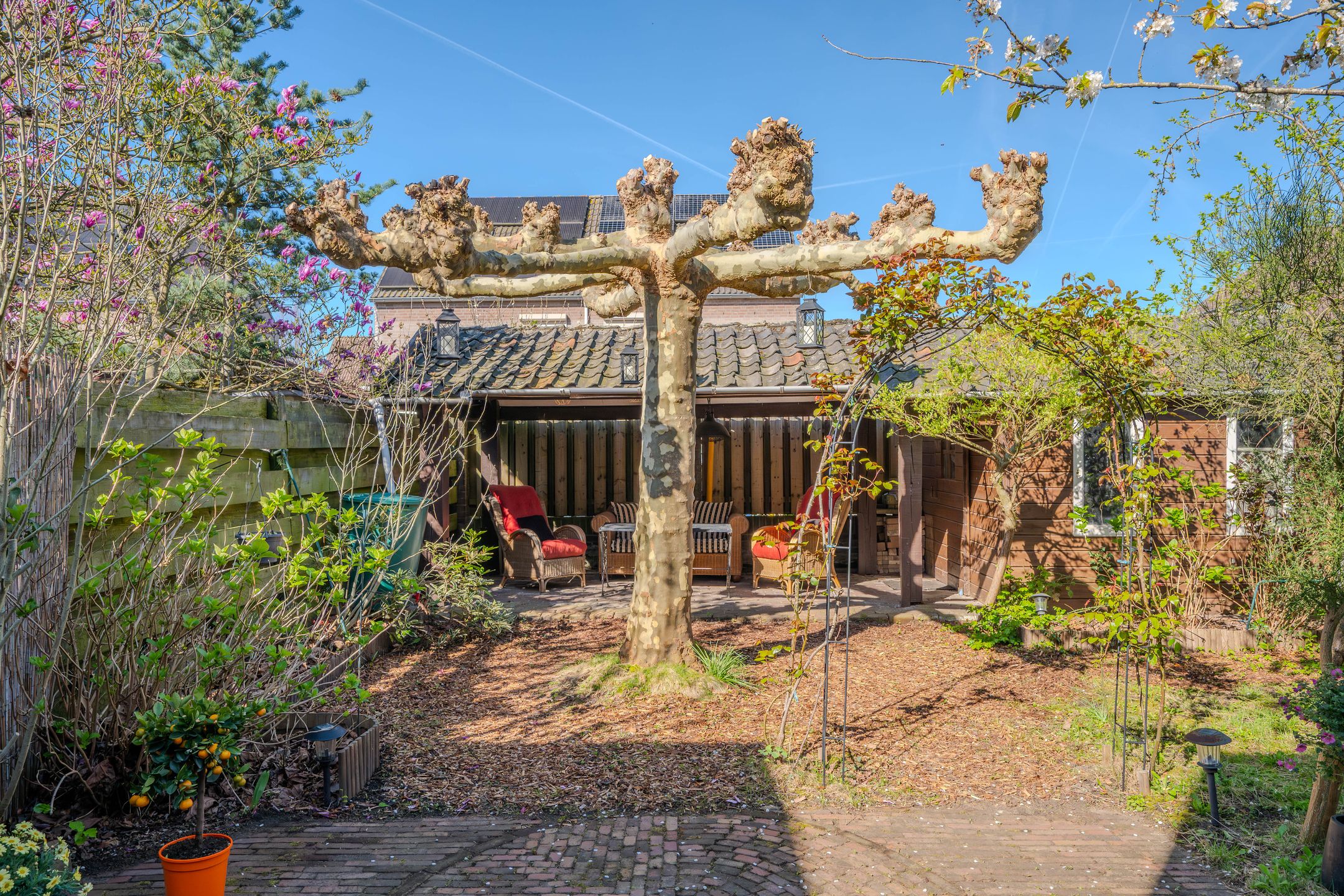 Spacious Semi-Detached Family Home with Garage and Sunny Garden in Quiet Grubbenvorst — 42