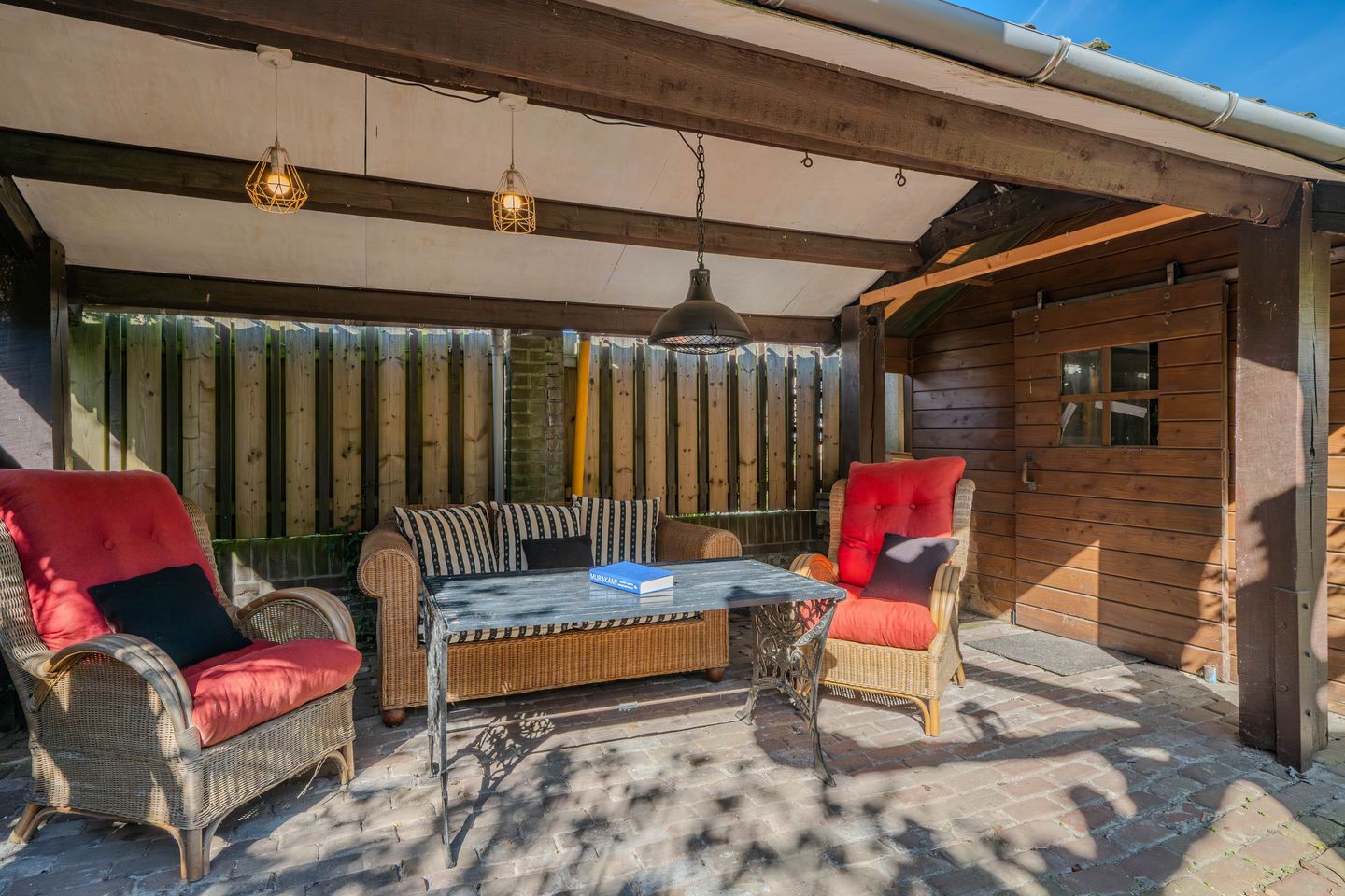 Spacious Semi-Detached Family Home with Garage and Sunny Garden in Quiet Grubbenvorst — 44