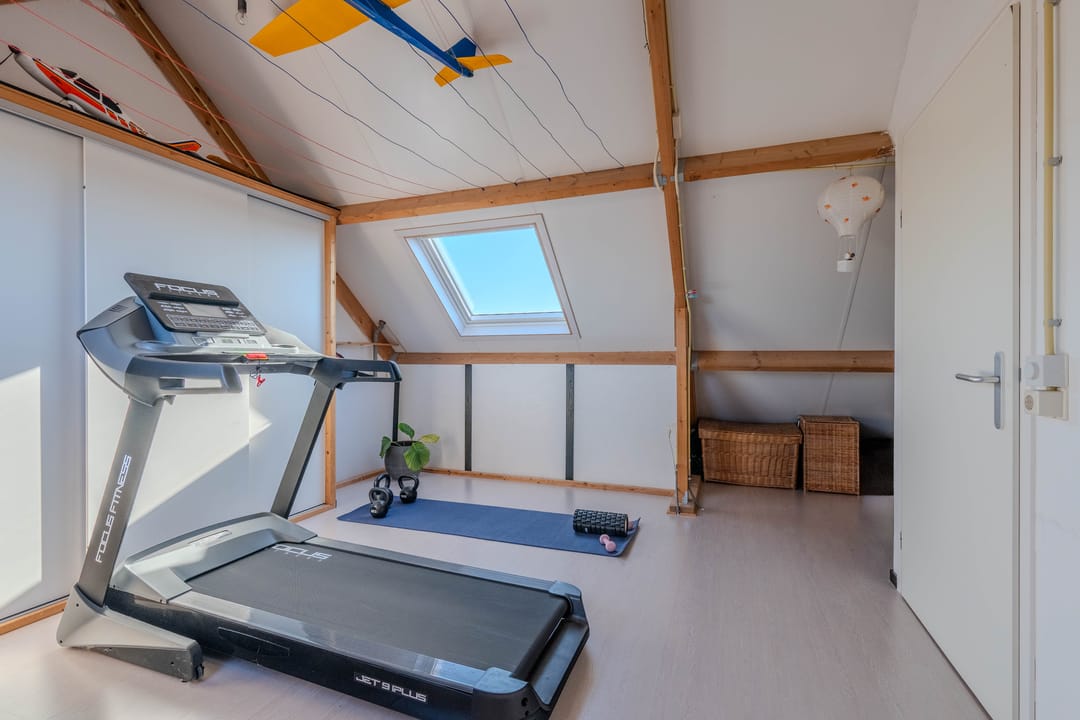 Spacious Semi-Detached Family Home with Garage and Sunny Garden in Quiet Grubbenvorst — 41
