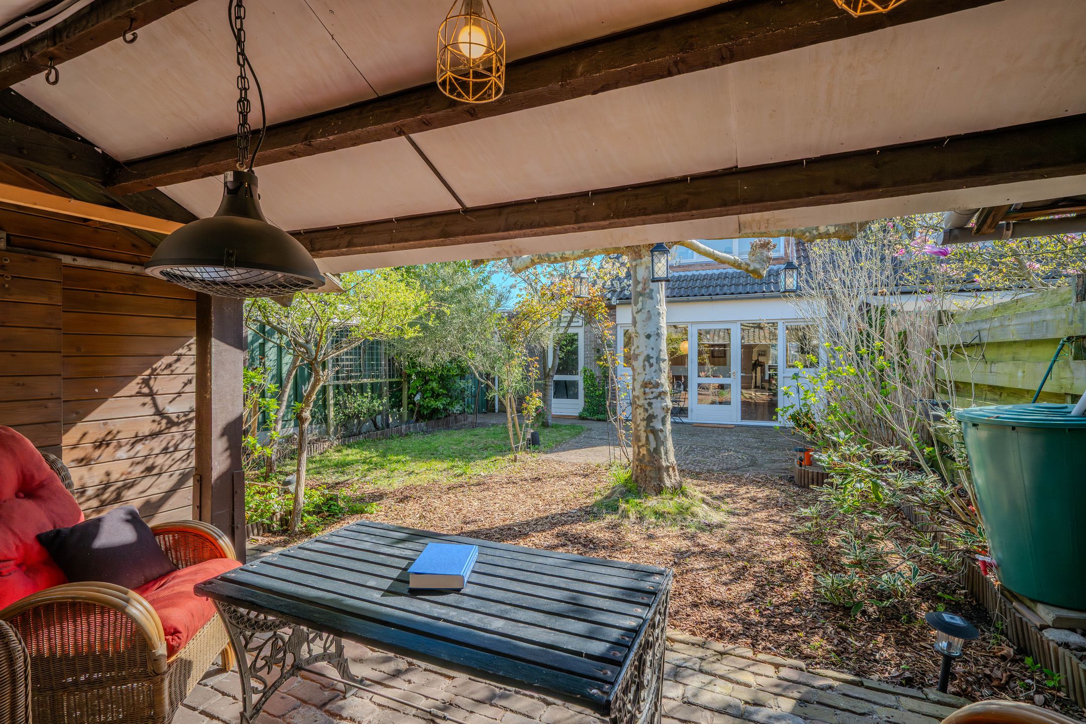 Spacious Semi-Detached Family Home with Garage and Sunny Garden in Quiet Grubbenvorst — 45