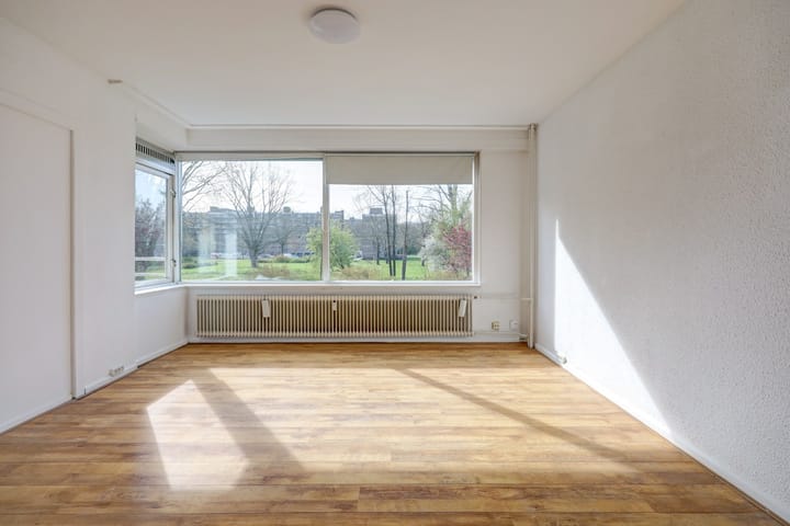 Photo 4 of Van Bassenstraat 162