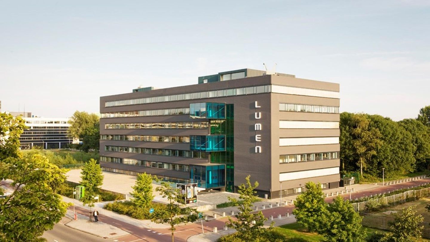 Bekijk foto 1 van Vlaardingenlaan 13-15