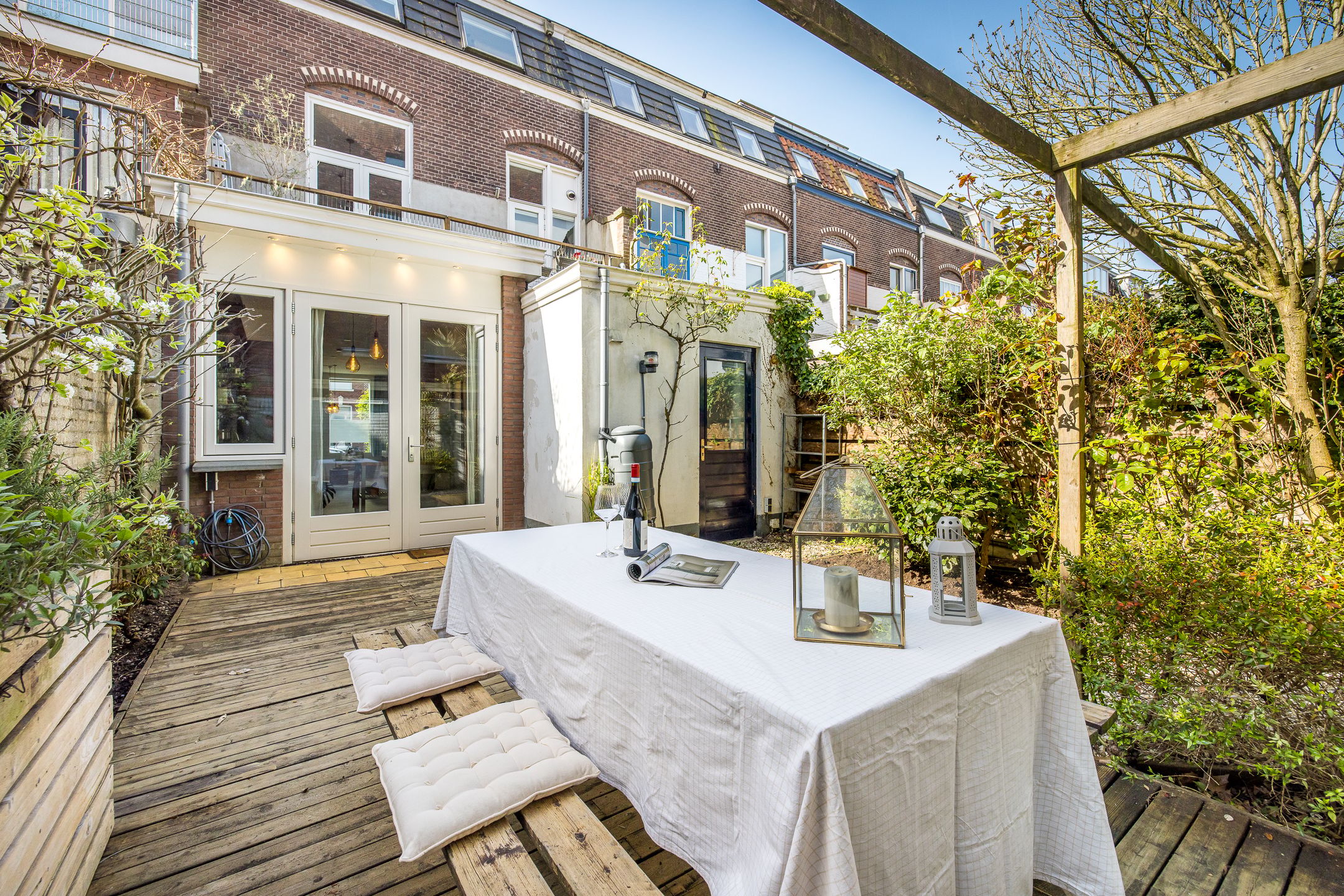 Loft-style ground floor apartment with garden in Rivierenwijk — 27