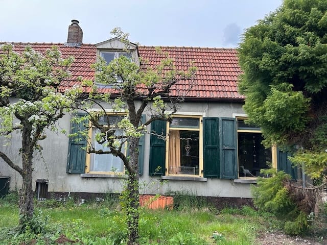 Detached Renovation Opportunity with Outbuildings in Heerle Centre — 16