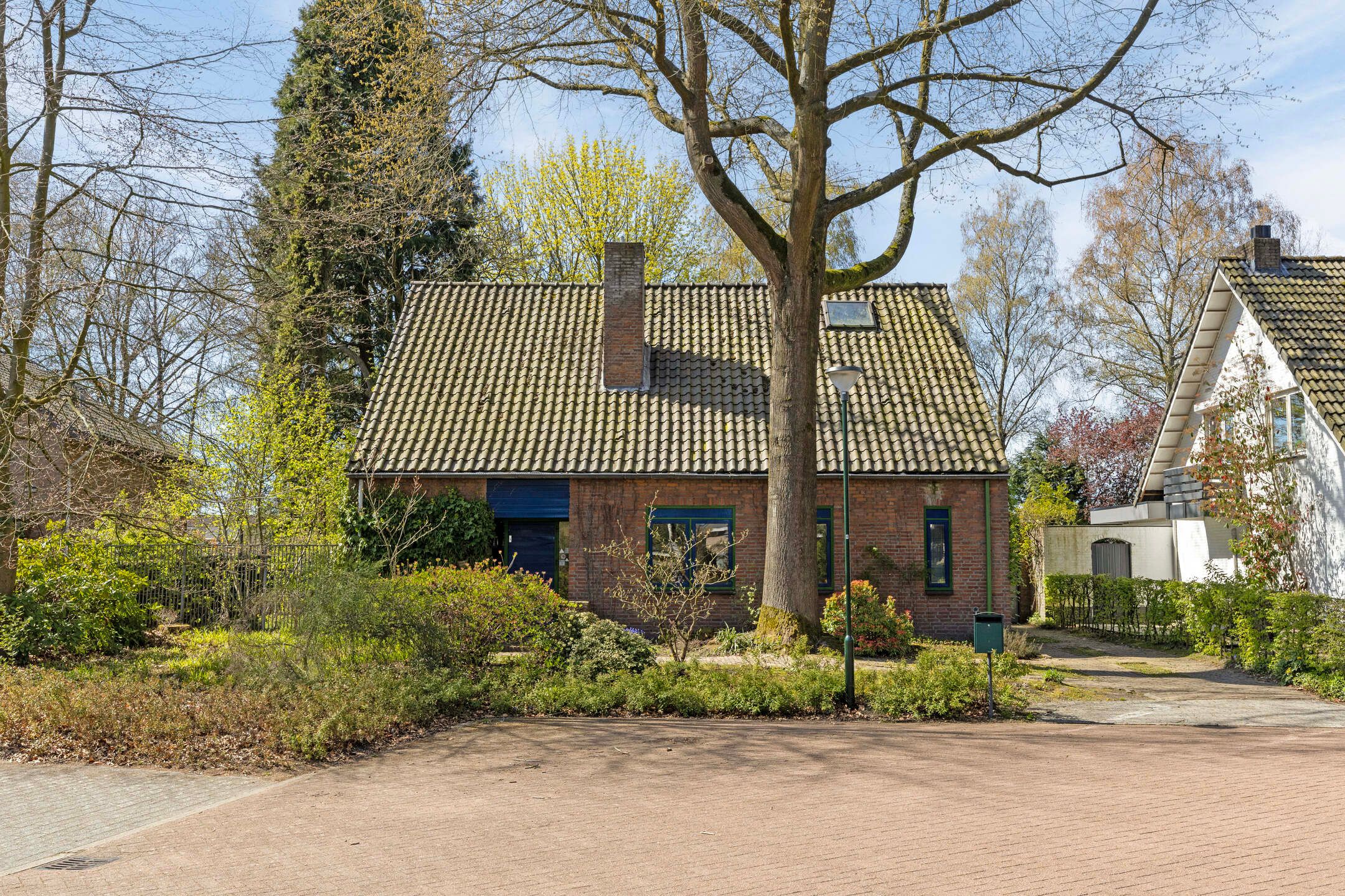 Detached villa with garage in green villa district near Geldrop — 48