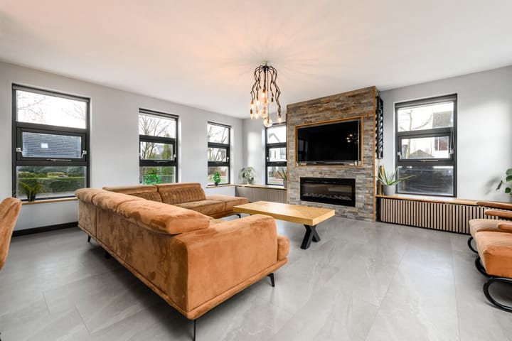 Vrijstaande woning te koop: Willem Lodewijklaan 9, Heerenveen