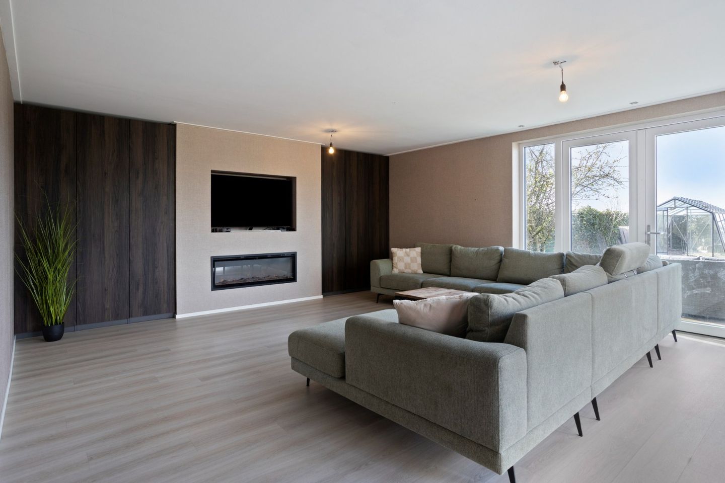 Foto 10 van Grote Huissenspolderweg 9