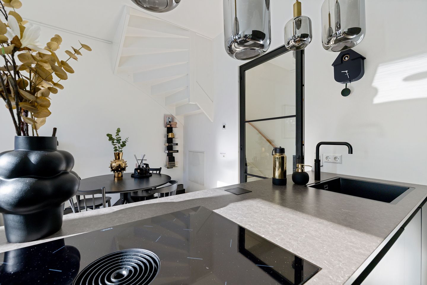 Photo 20 of Broukade 37