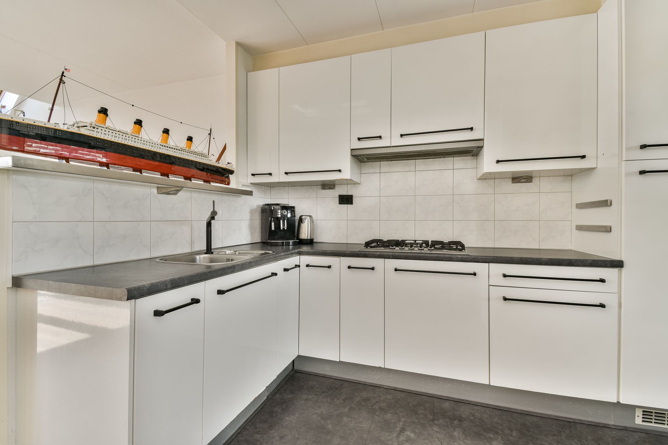 Photo 3 of Castor 25