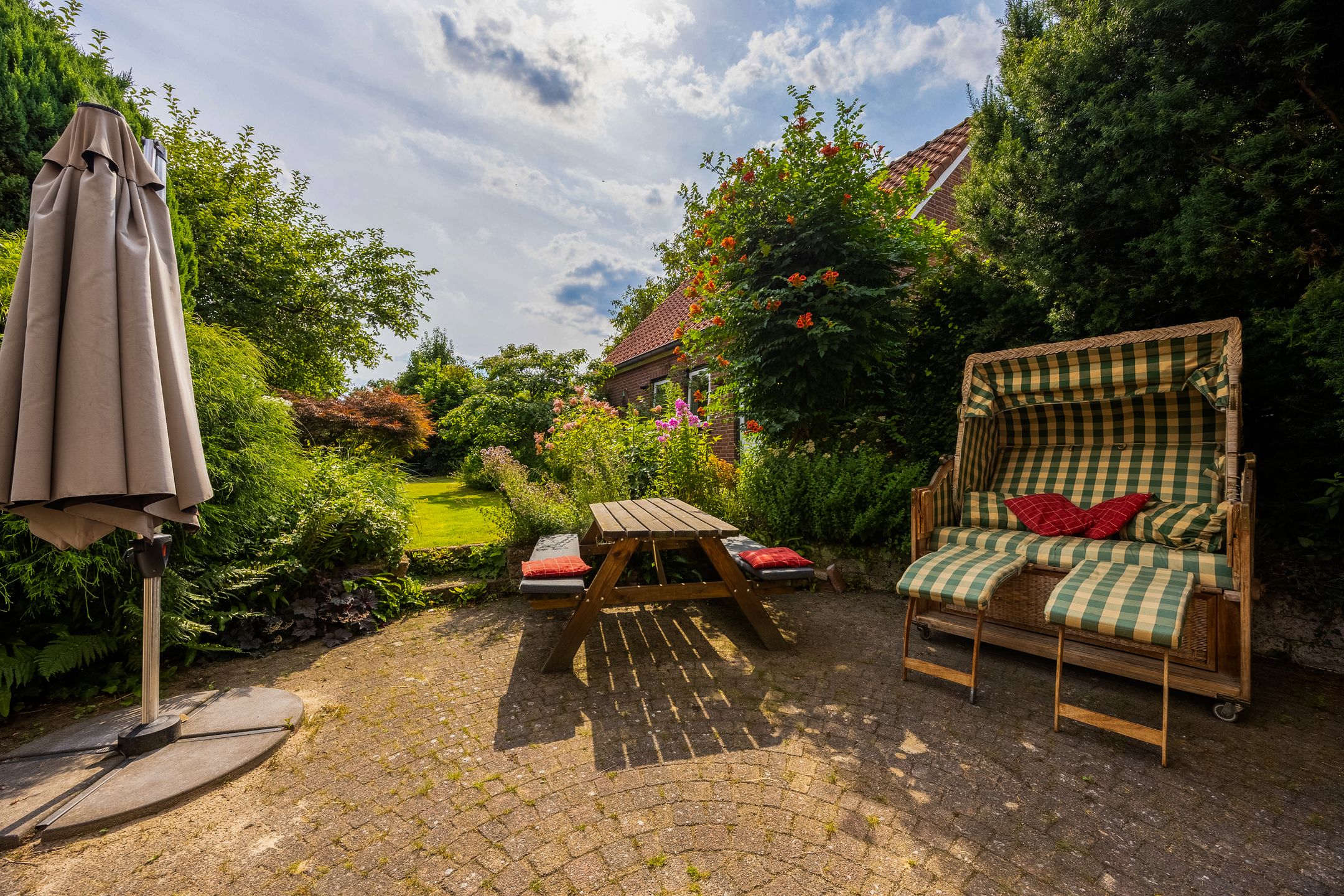 Photo 75 of Bredeweg 88-A