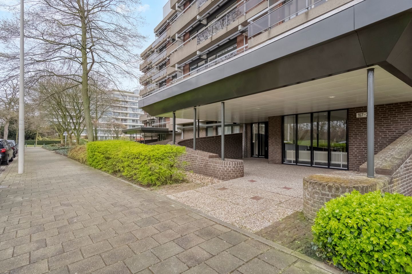Spacious 6-room apartment in Benoordenhout with two bathrooms and garage — 20