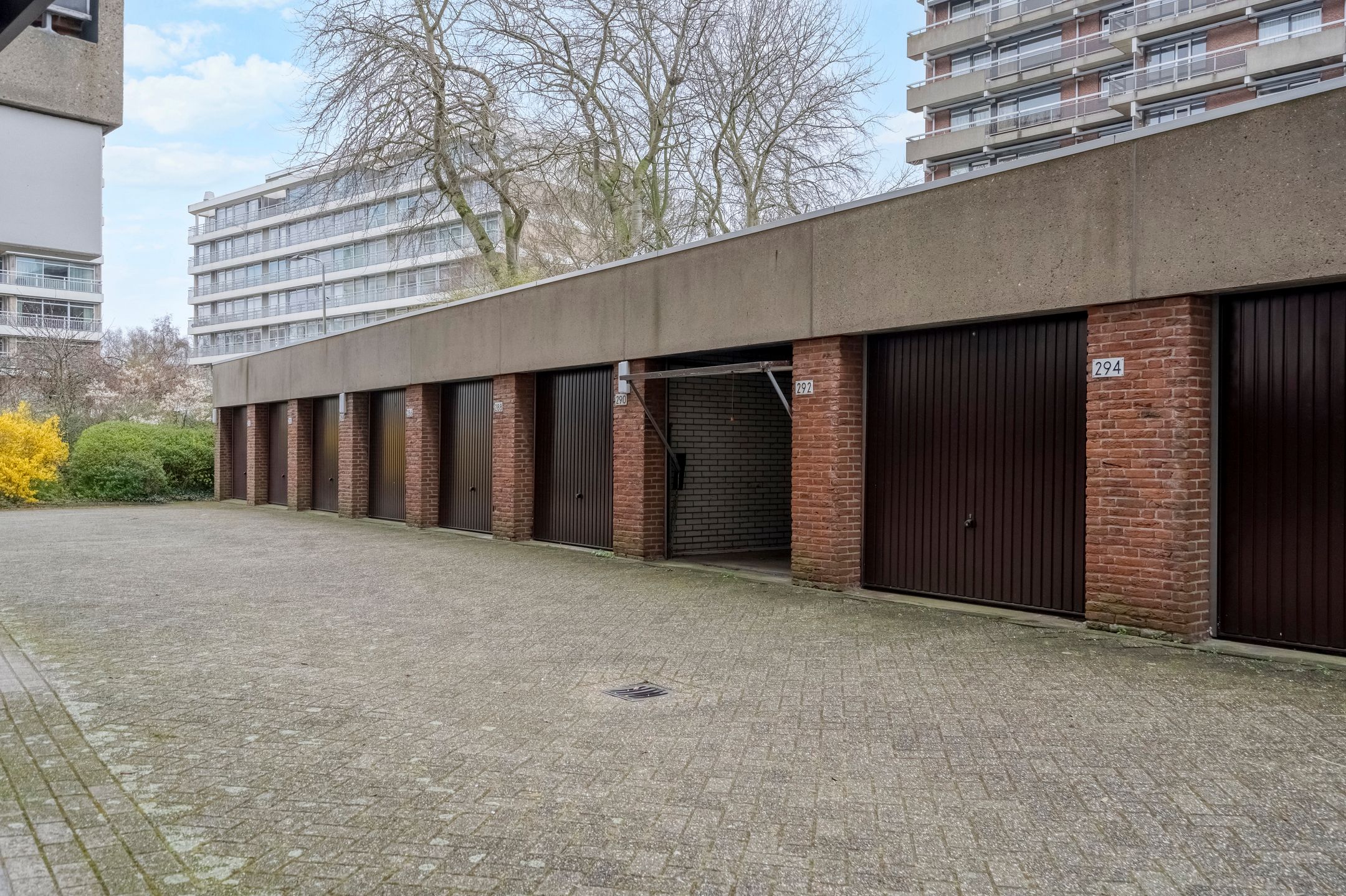 Spacious 6-room apartment in Benoordenhout with two bathrooms and garage — 21