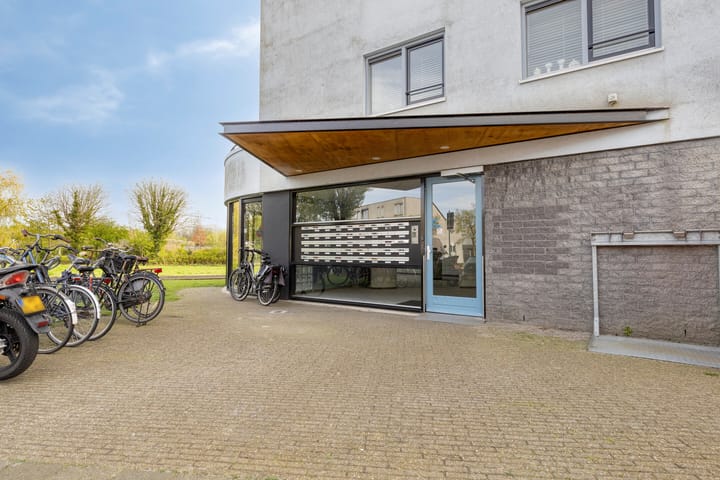 Photo 2 of Tine van Dethstraat 61