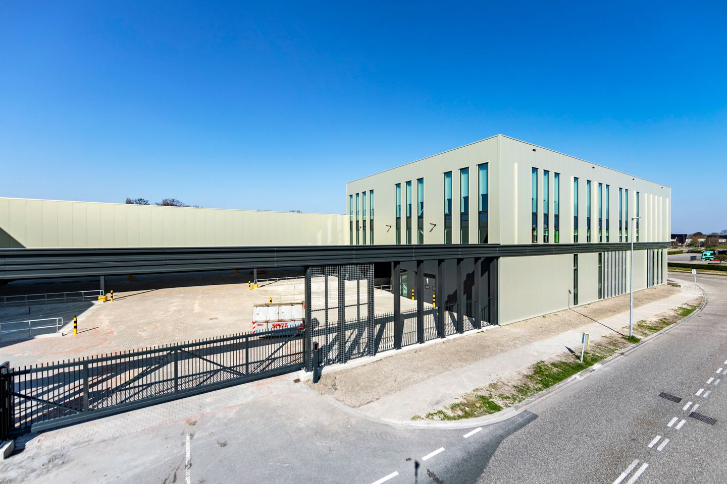 View photo 2 of Thailandlaan 2