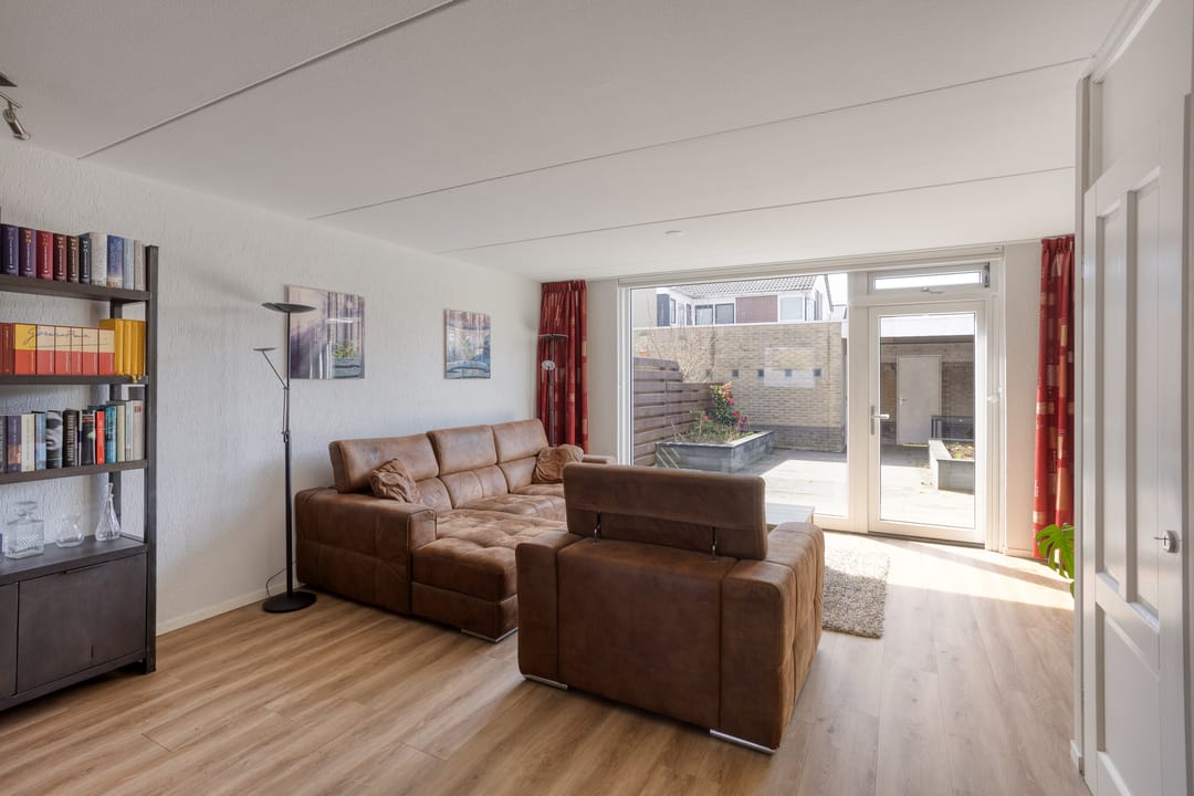 Photo 8 of Botertonstraat 25