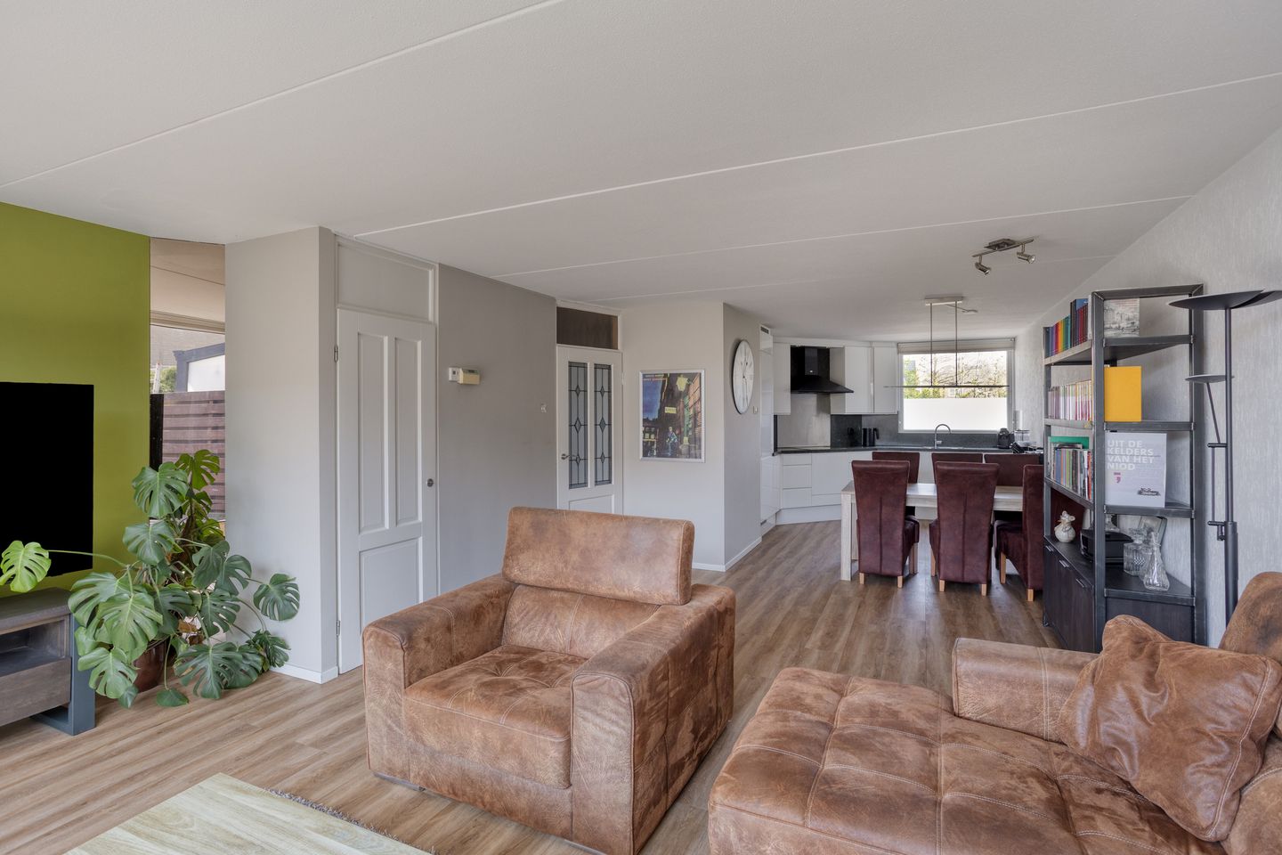 Photo 10 of Botertonstraat 25