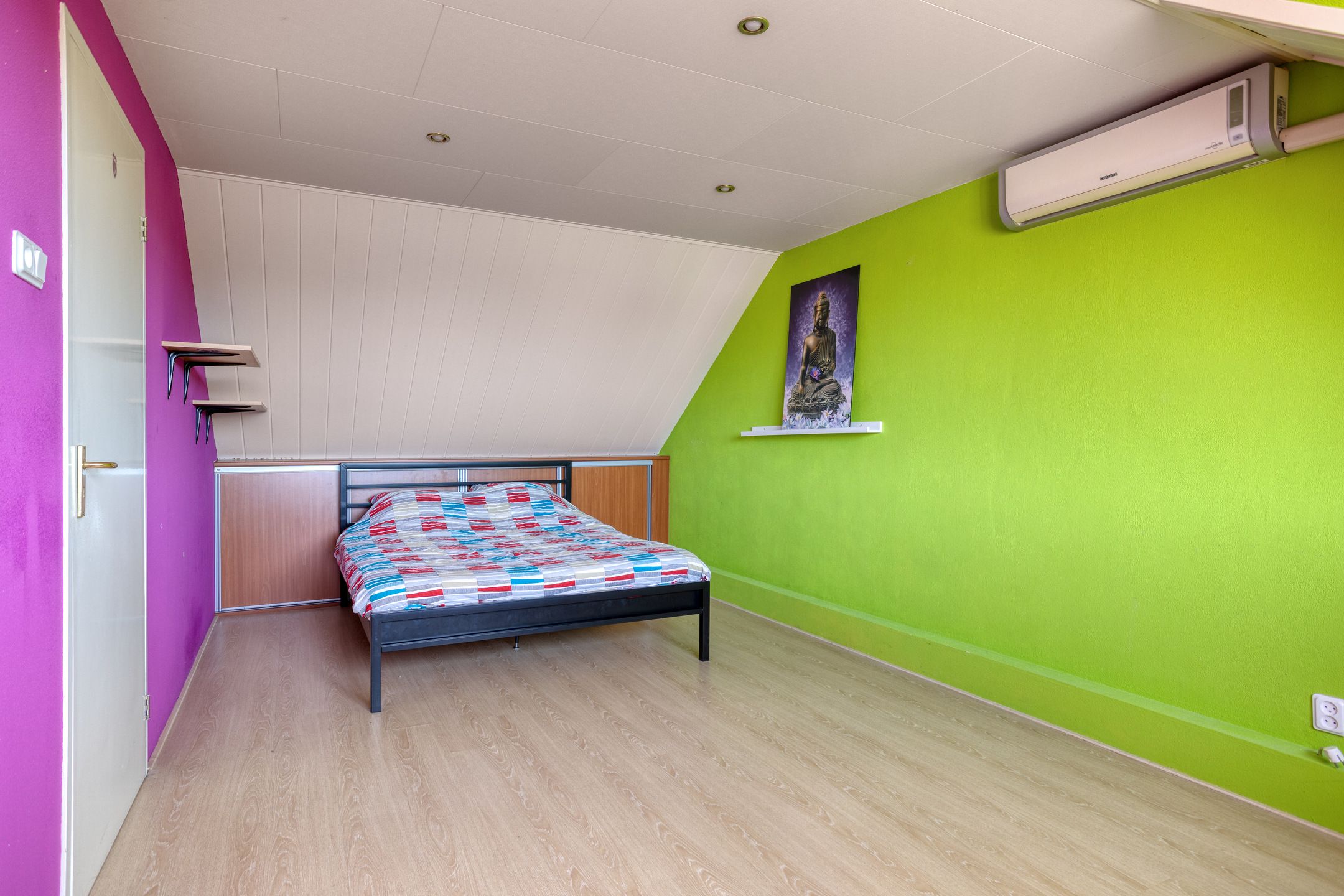 Photo 24 of Botertonstraat 25