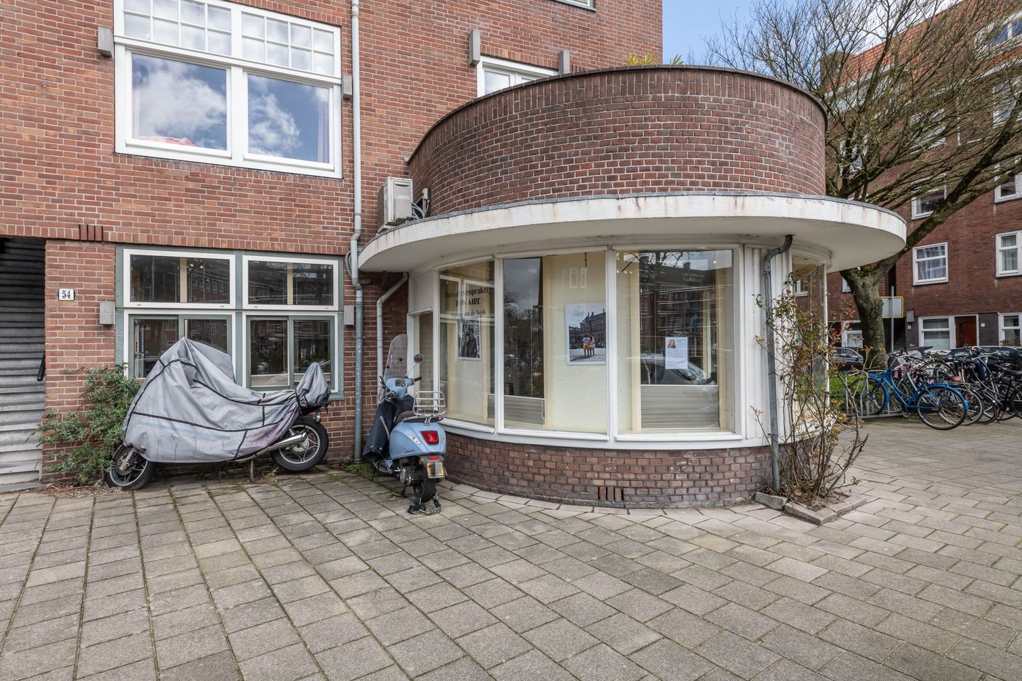 Bekijk foto 4 van Bonairestraat 1