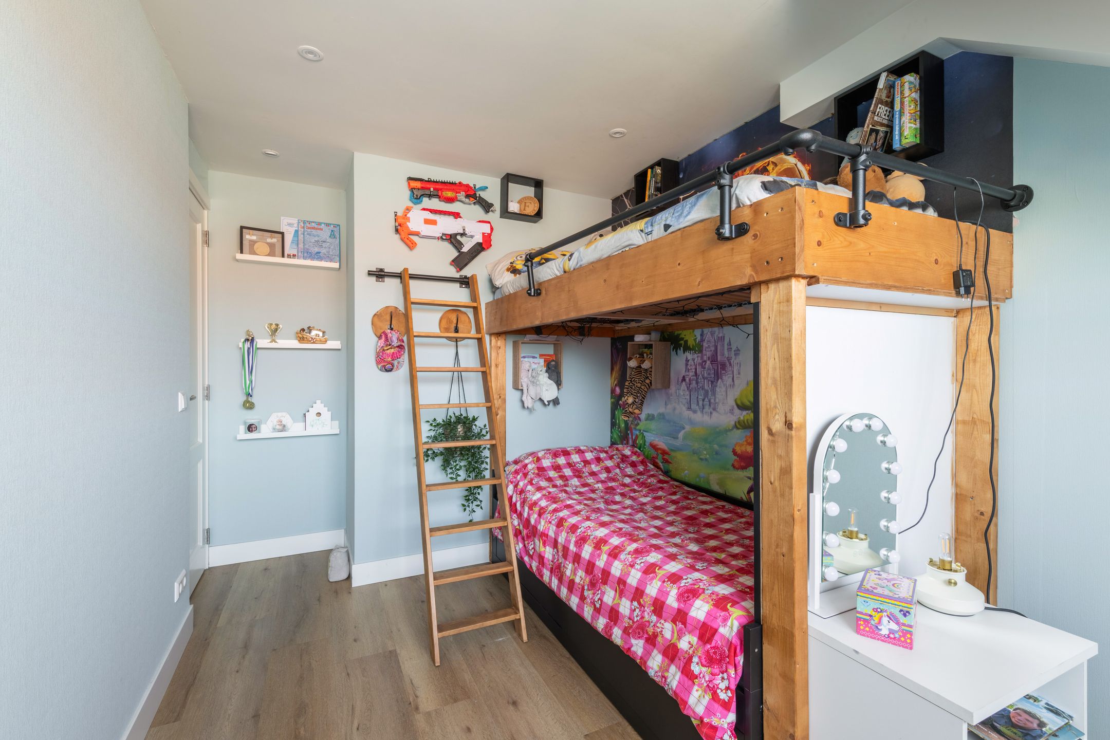 Photo 27 of Van Vianenhof 12