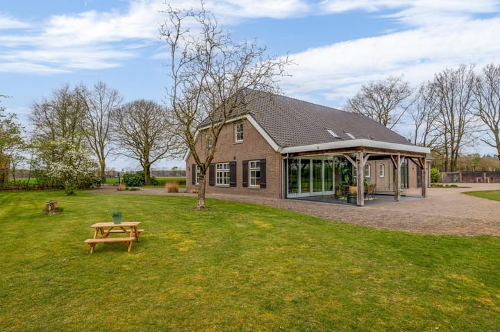 Foto 3 van Buikheide 14