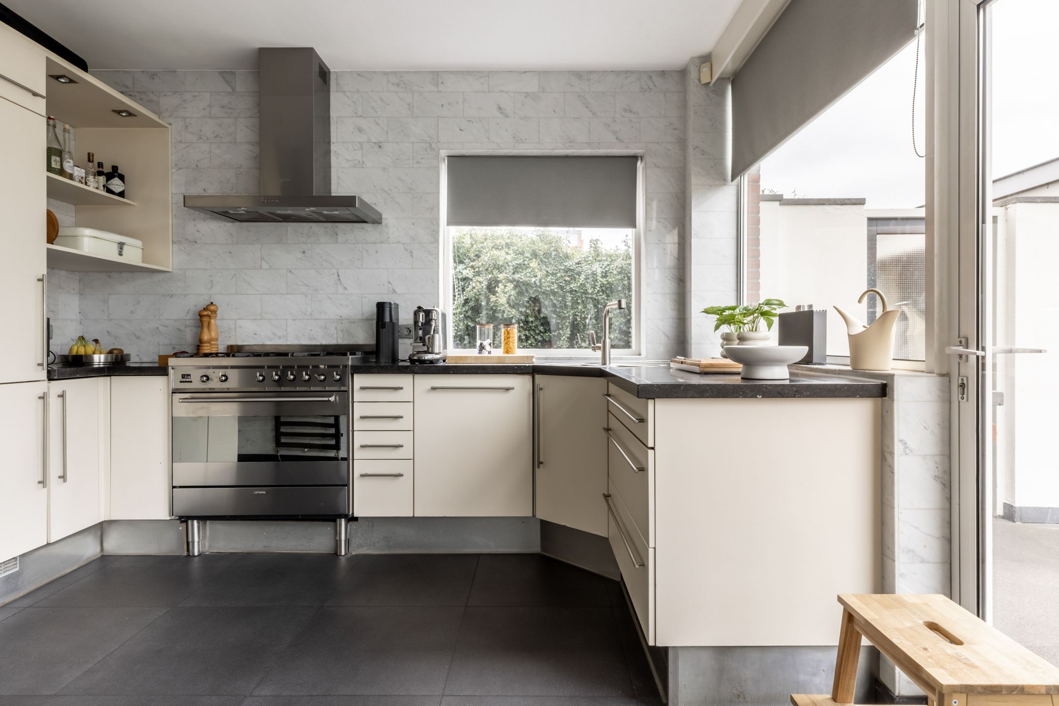 Photo 18 of Kostverlorenstraat 36