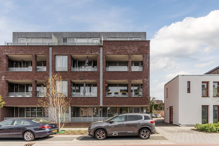 Photo 2 of Eindhovenseweg 104-B