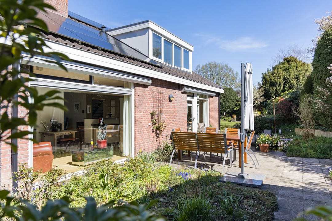 Extended semi-bungalow with garage and landscaped garden near Lochemse Berg — 43