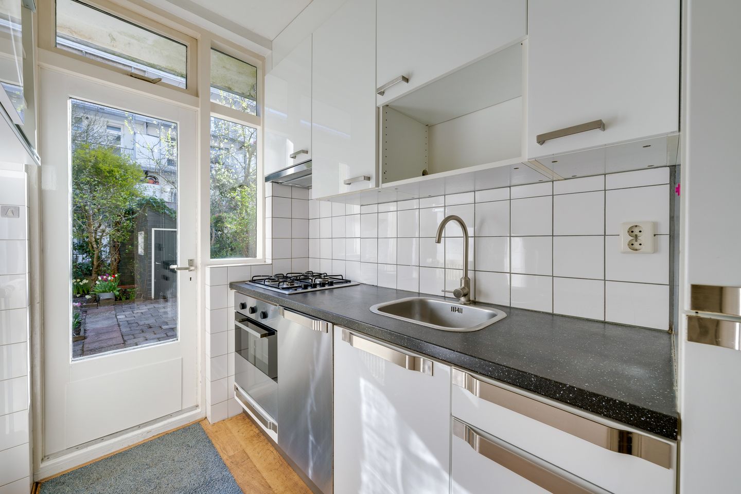 Photo 14 of Orteliusstraat 112-H