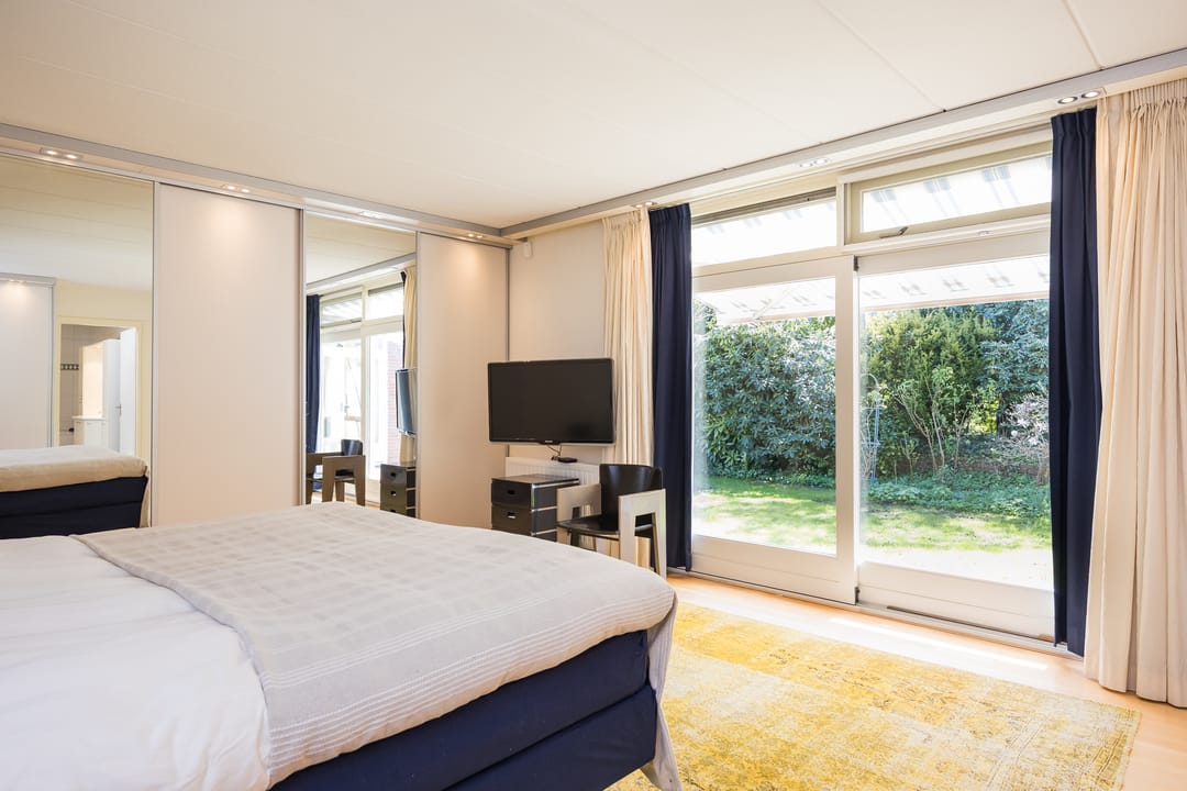 Extended semi-bungalow with garage and landscaped garden near Lochemse Berg — 26