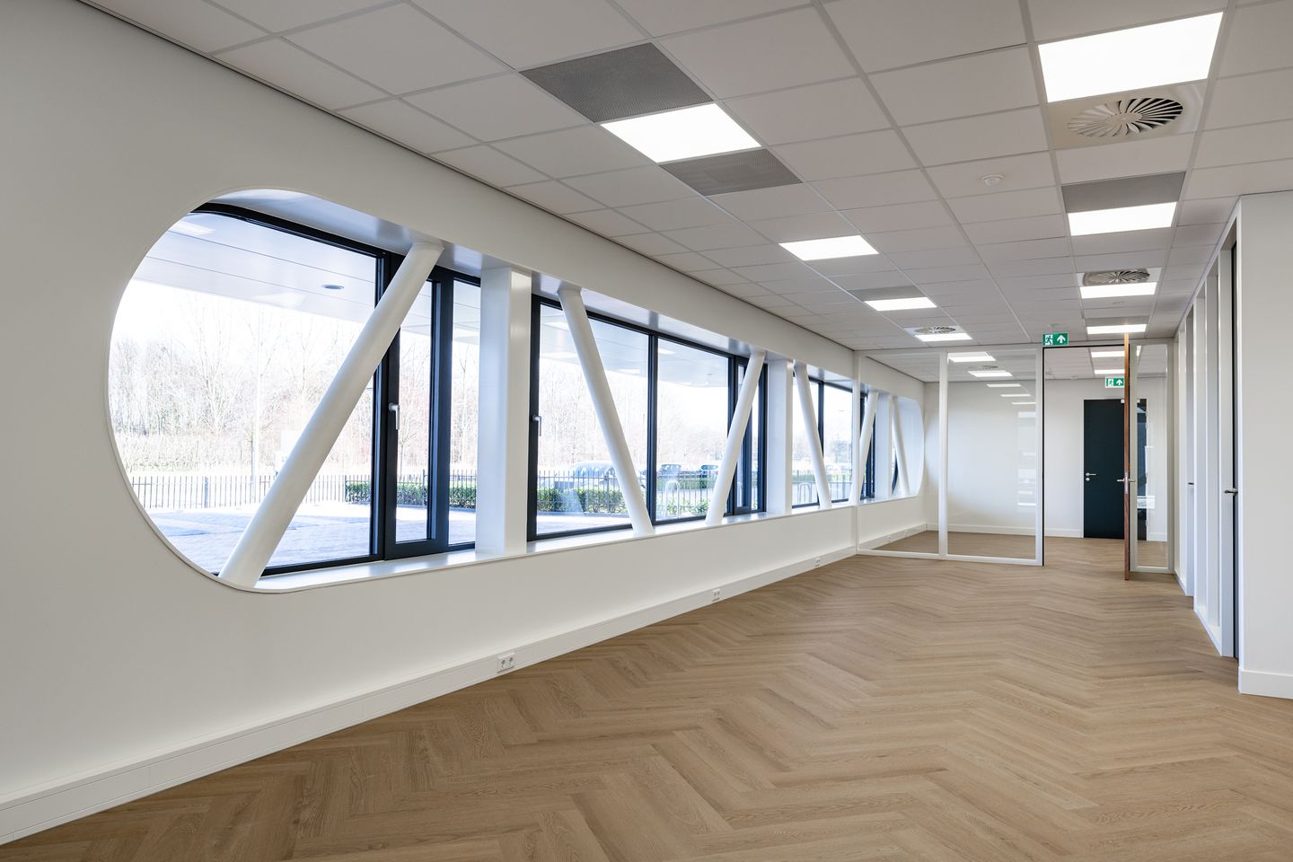 View photo 3 of Weegmaat 5