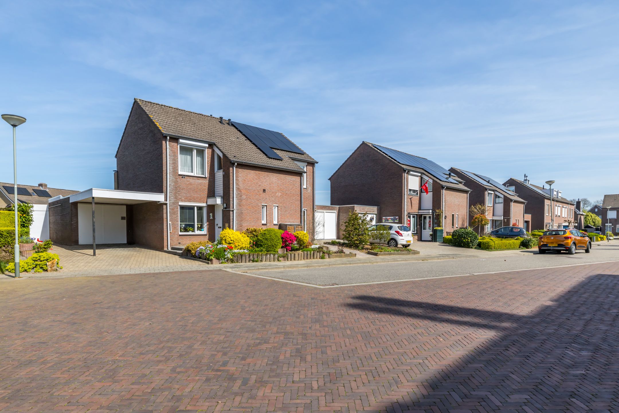 Foto 24 van Gouverneur Kremersstraat 1