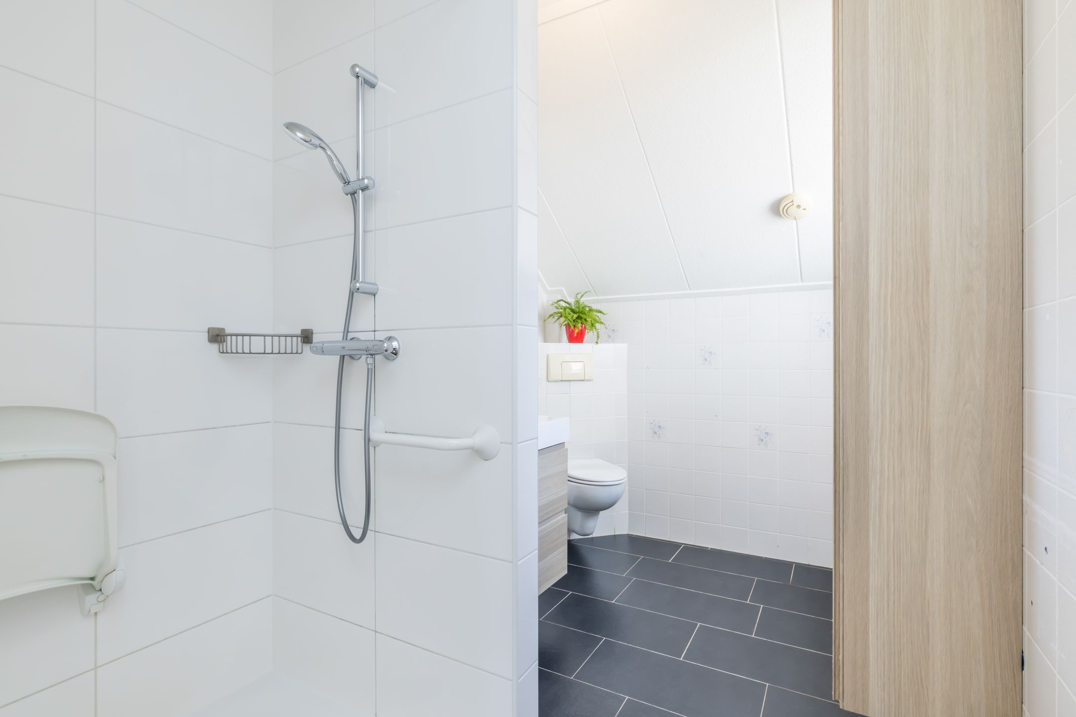 Foto 18 van Gouverneur Kremersstraat 1