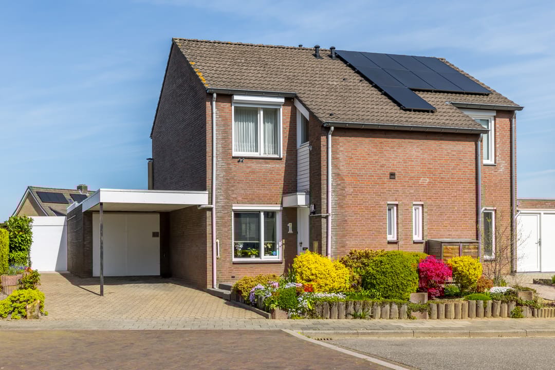 Foto 1 van Gouverneur Kremersstraat 1