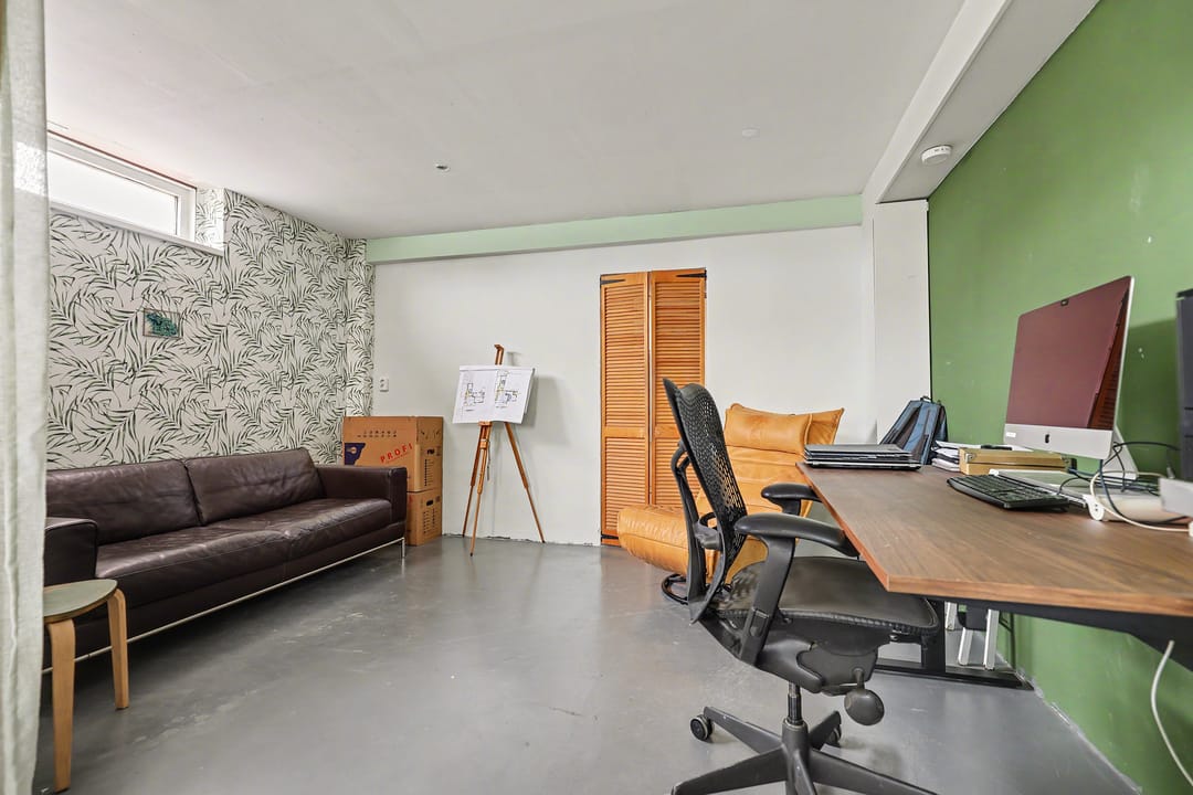 Spacious Ground Floor Apartment with Large Garden and Kangaroo Living Options — 16