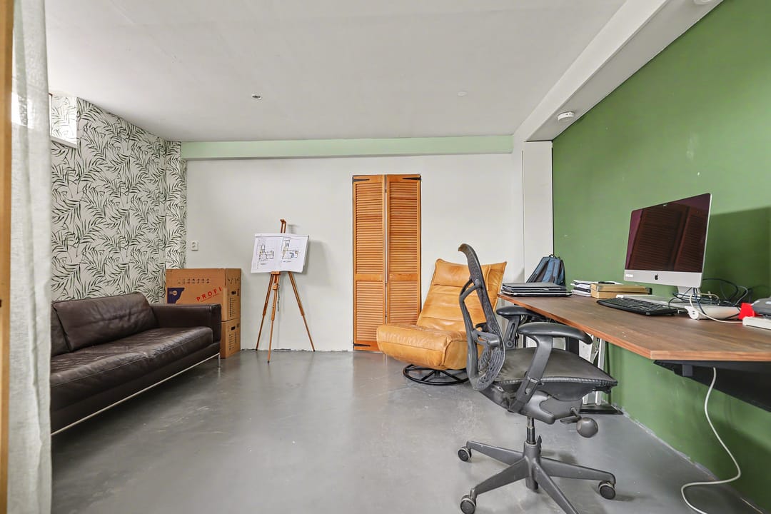 Spacious Ground Floor Apartment with Large Garden and Kangaroo Living Options — 17