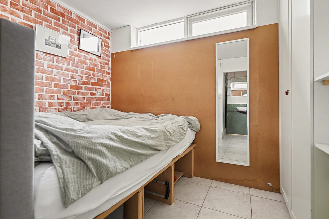Spacious Ground Floor Apartment with Large Garden and Kangaroo Living Options — 22