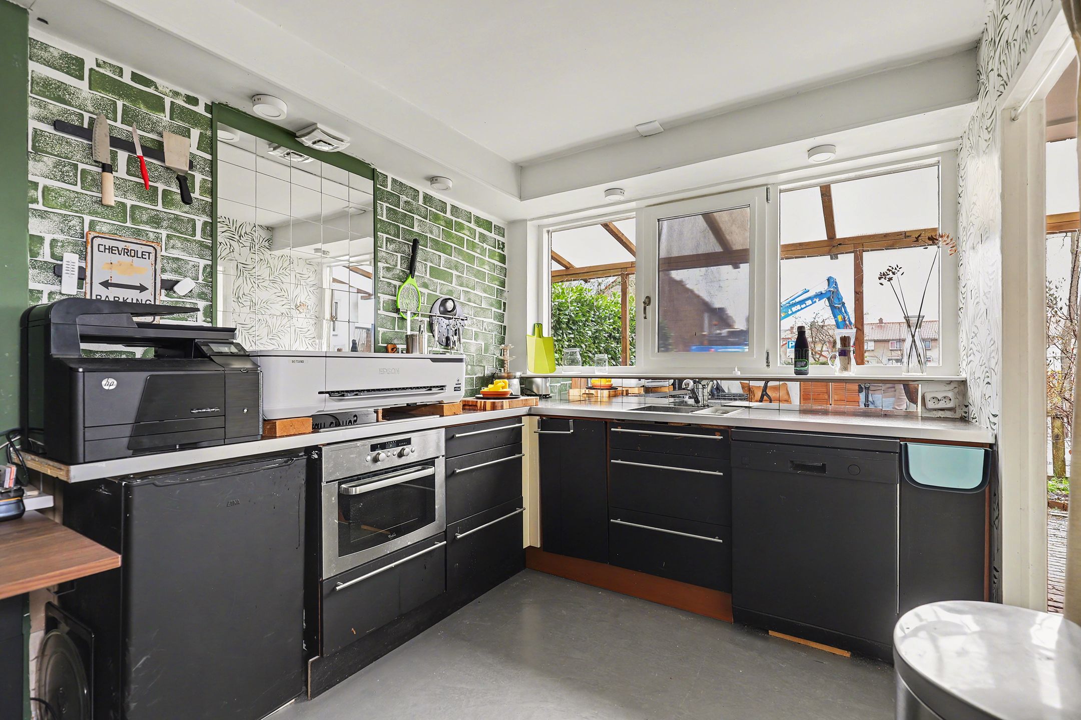 Spacious Ground Floor Apartment with Large Garden and Kangaroo Living Options — 18