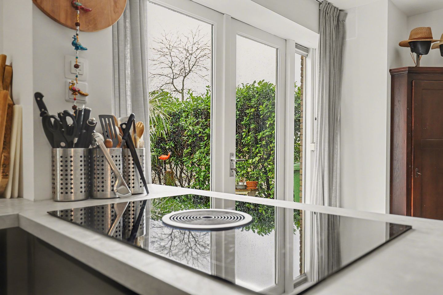 Spacious Ground Floor Apartment with Large Garden and Kangaroo Living Options — 14