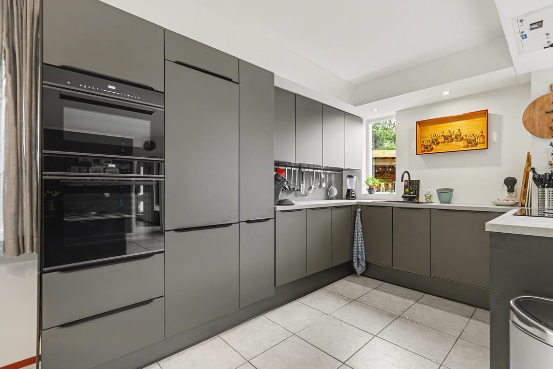 Spacious Ground Floor Apartment with Large Garden and Kangaroo Living Options — 13