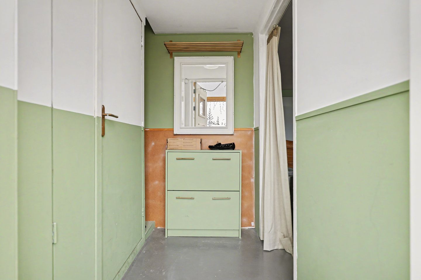 Spacious Ground Floor Apartment with Large Garden and Kangaroo Living Options — 25