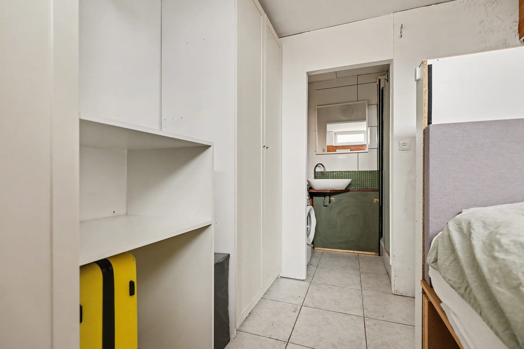 Spacious Ground Floor Apartment with Large Garden and Kangaroo Living Options — 23