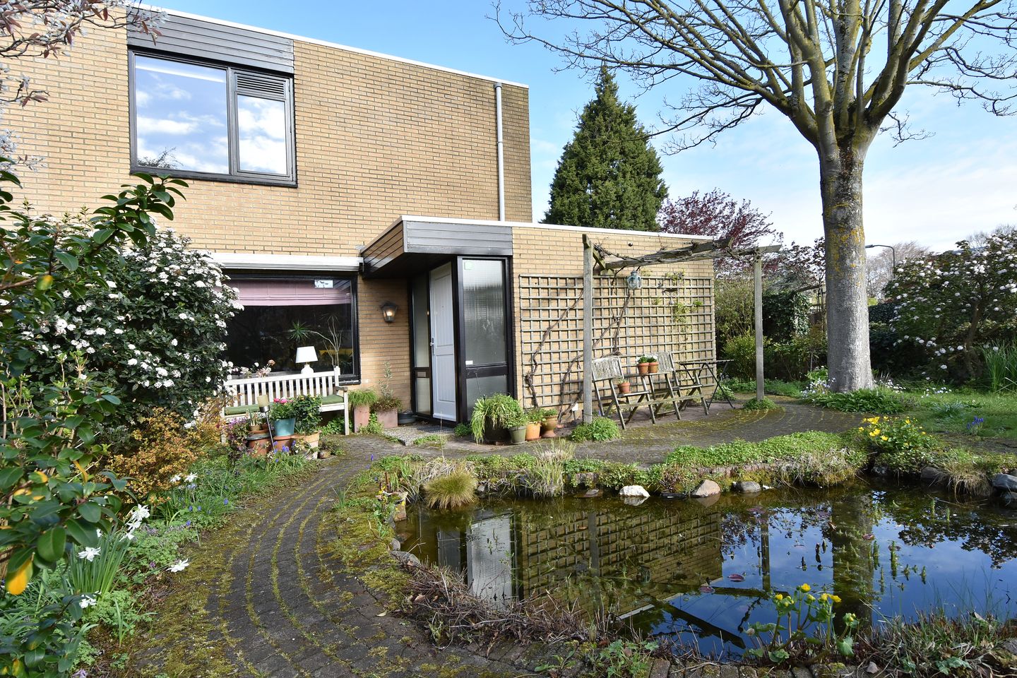 Foto 1 van Rozentuin 94